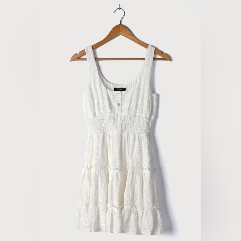 WHITE EYELET TIERED DRESS🤍